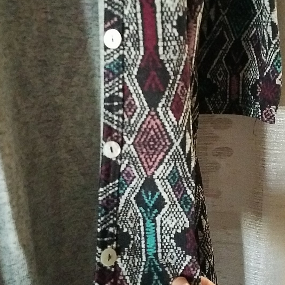 Longsleeved Aztec Pattern Cardigan - Picture 3 of 4